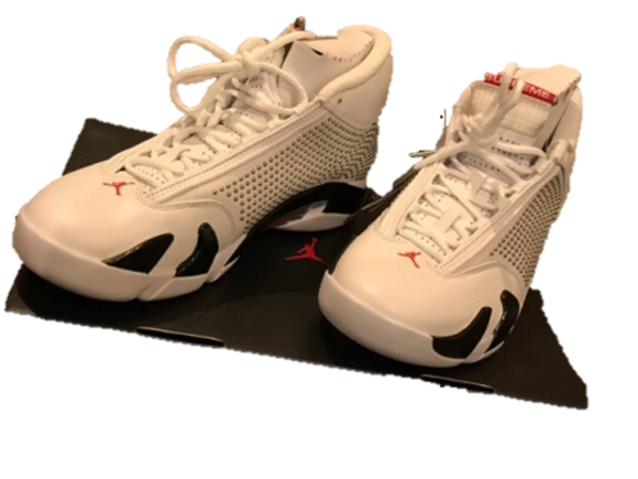 【0022】Supreme×Jordan スニーカー