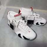 【0022】Supreme×Jordan スニーカー