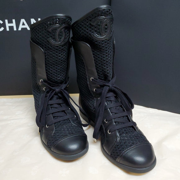 【0057】CHANEL レースアップスニーカーブーツ