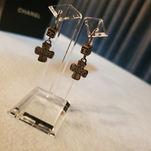 【0074】CHANEL ピアス　四つ葉＆ダイス