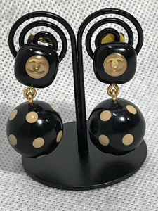 【0005】CHANEL　イヤリング