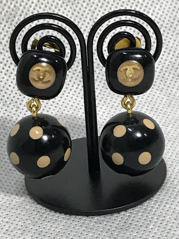 【0005】CHANEL　イヤリング